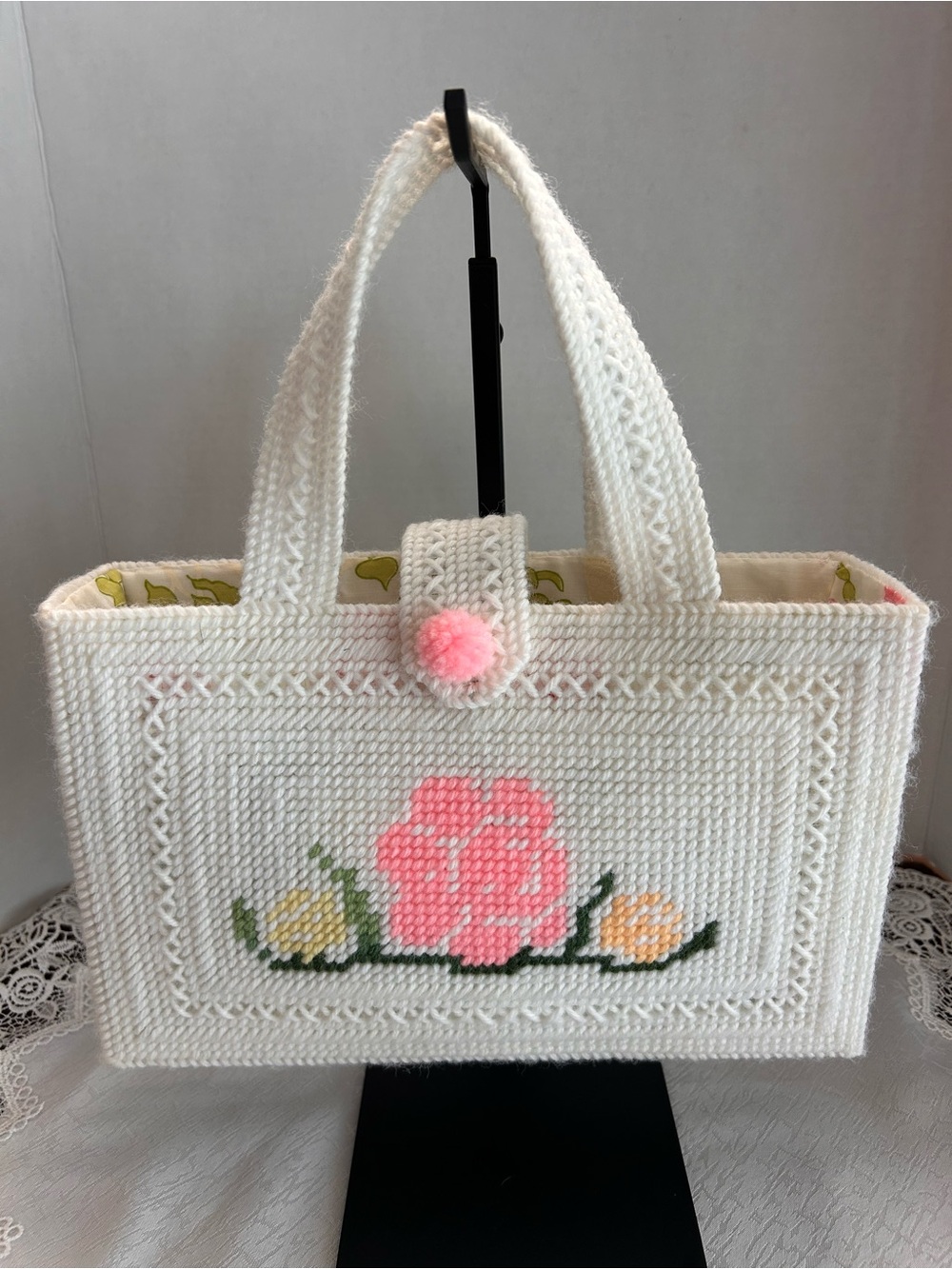 Vintage Handmade Plastic Canvas Needlepoint Floral Purse Lined Zipper Pocket